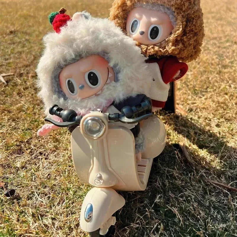 Mini Electric Retro Motorcycle Toy – Dazzling Spin for Labubu Dolls & Pets, Children’s Birthday Gift