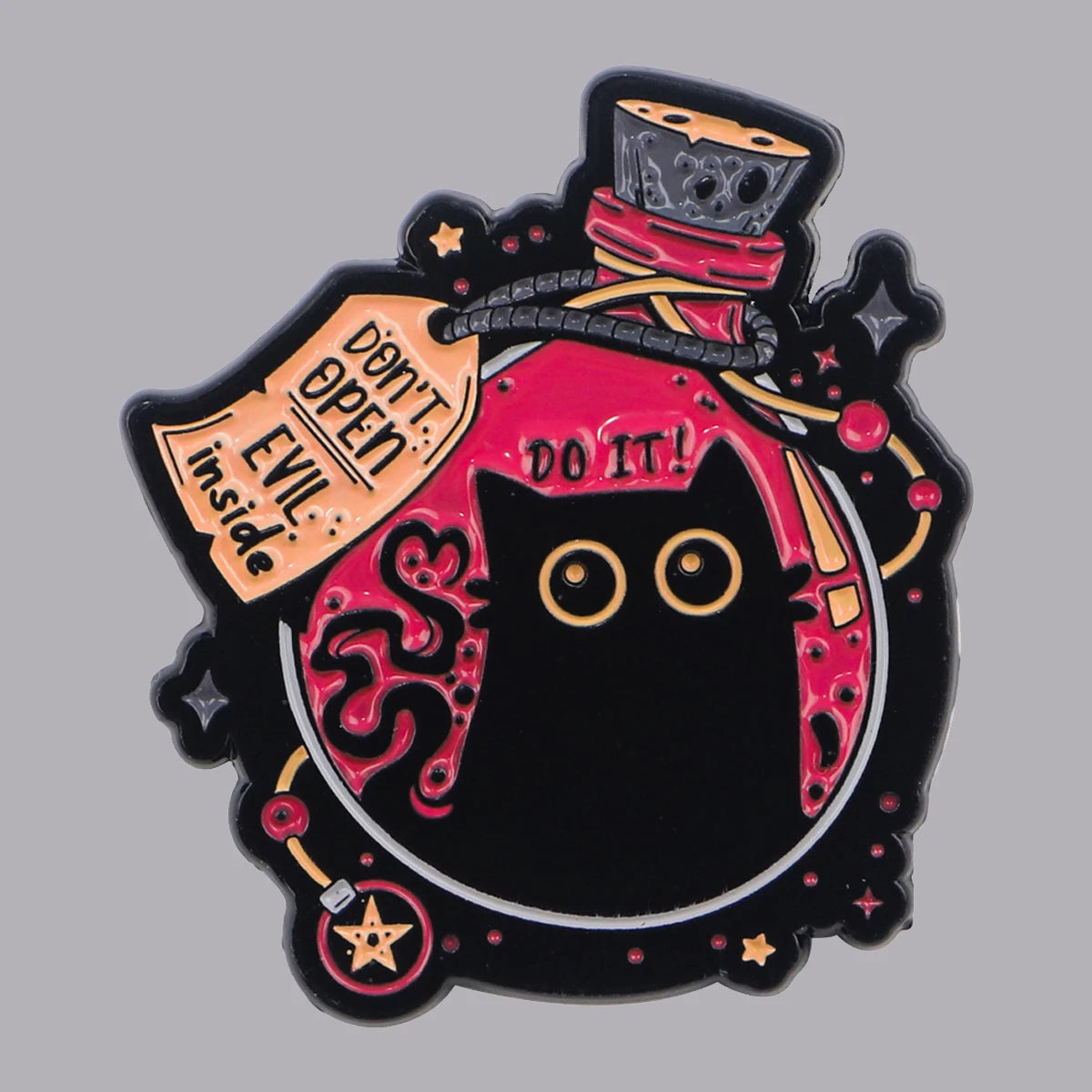 Cute Black Cat Enamel Pin – Animal Brooch Lapel Pin for Backpack, Clothing, Witch Jewelry & Halloween Gifts