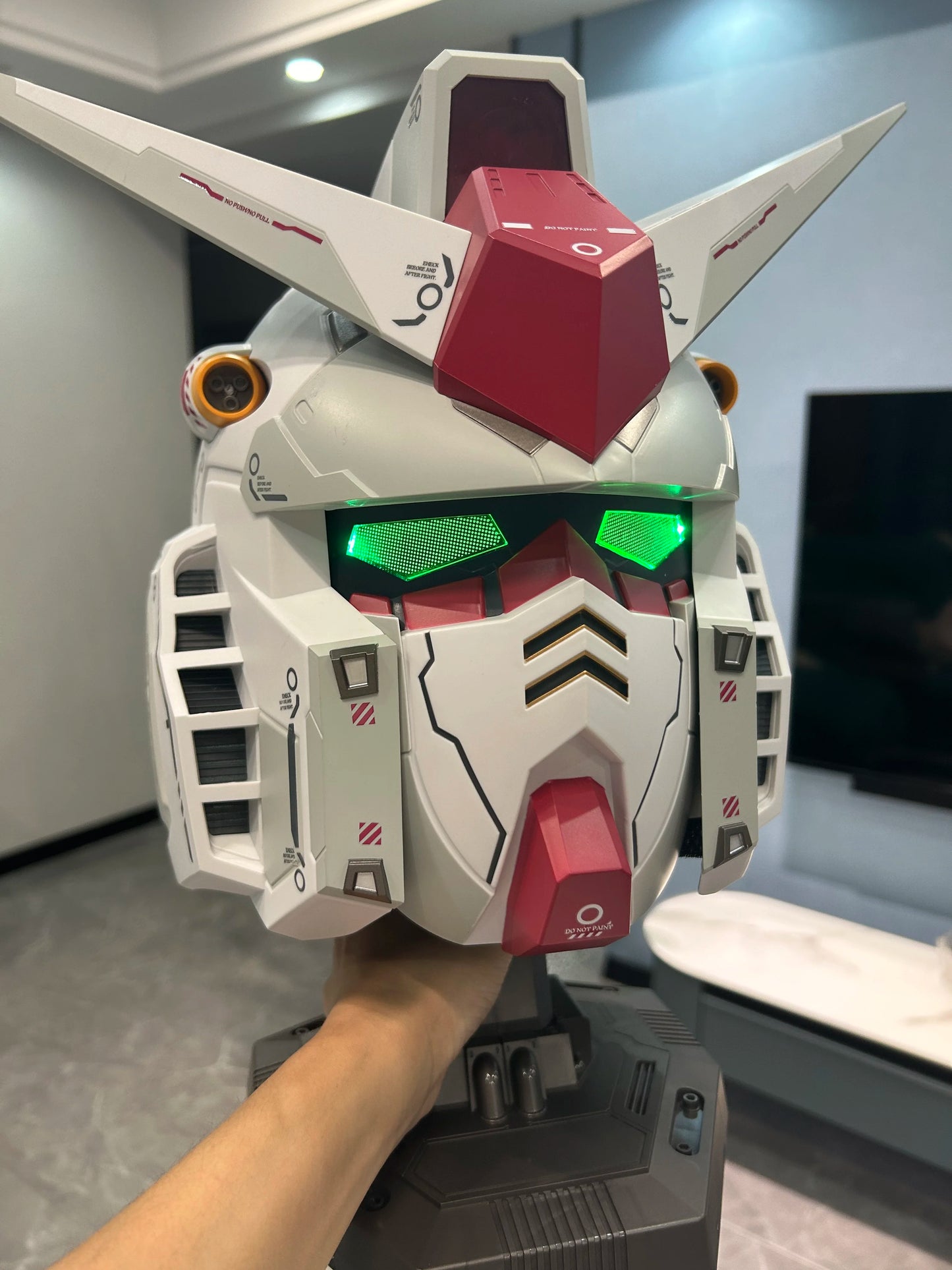 Bandai Gunpla RX-78 Gundam Head Collection – Wearable Robot Kit Action Figure, Cosplay Model for Kids, Halloween & Christmas Gift