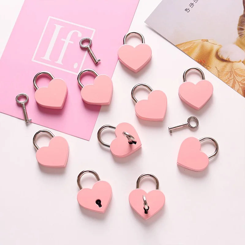 30x39mm Antique Heart-Shaped Padlock – Vintage Pink Romantic Key Lock for Diaries, Weddings, and Jewelry