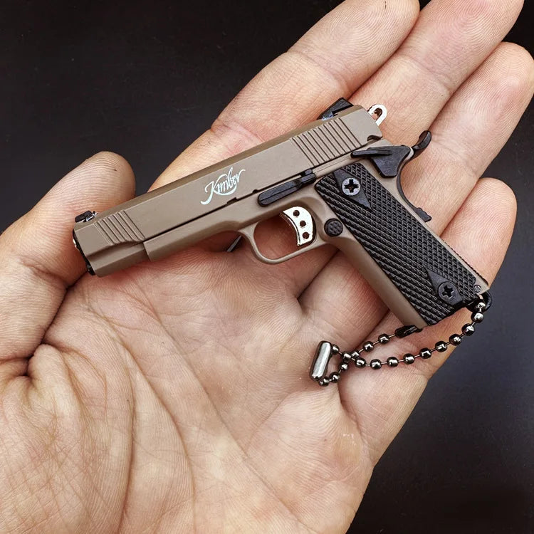 Mini 1:3 Metal Gun Model Keychain – 1911 Toy Pistol, Simulation Game Model for Children, Collectible Gift