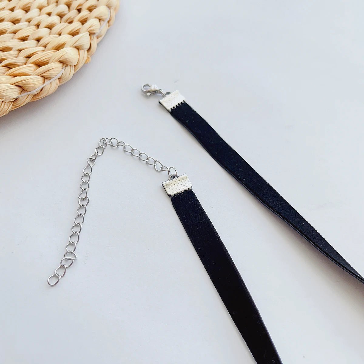 Vintage Black Velvet Choker - Simple Strap Neckband Collarbone Necklace Fashion Accessory