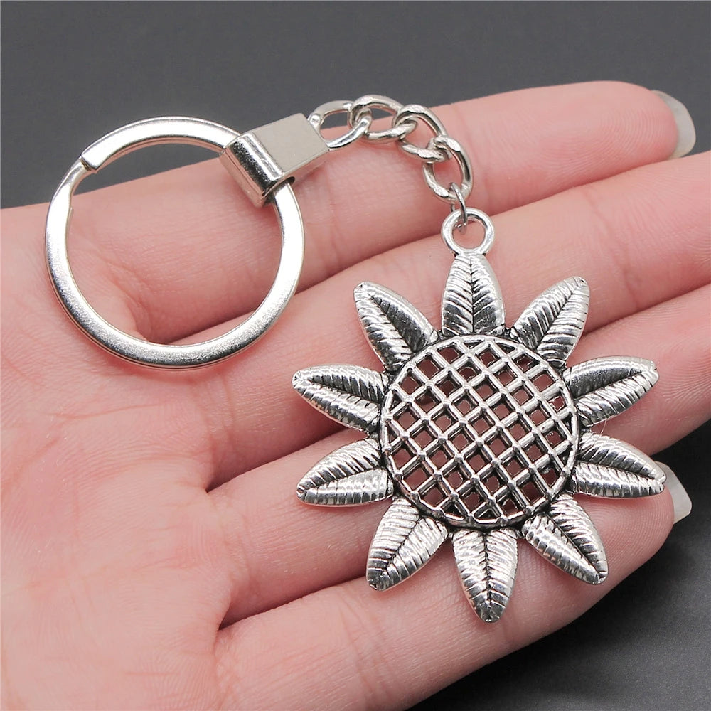 New Fashion Men 30mm Metal Alloy Keychain with Vintage Heart, Flower, Rose, Sunflower & Tree Pendant DIY Keyring Holder Chain Accessory