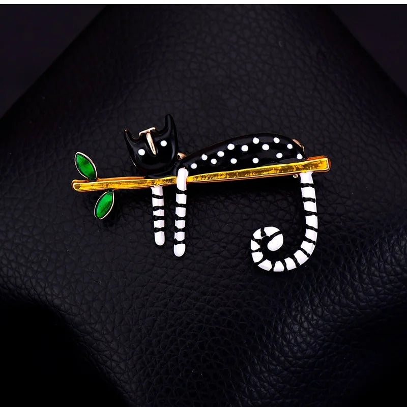 Women's Fashion Cat Brooch Pin - Cute Animal Jewelry Accessory for Clothing, Bags & Stylish Decor