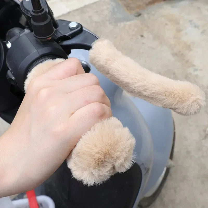 Winter Motorcycle Handlebar Warm Grip Covers – Simulated Plush Thick Gloves for Scooters & Universal Hand Warmer Protection