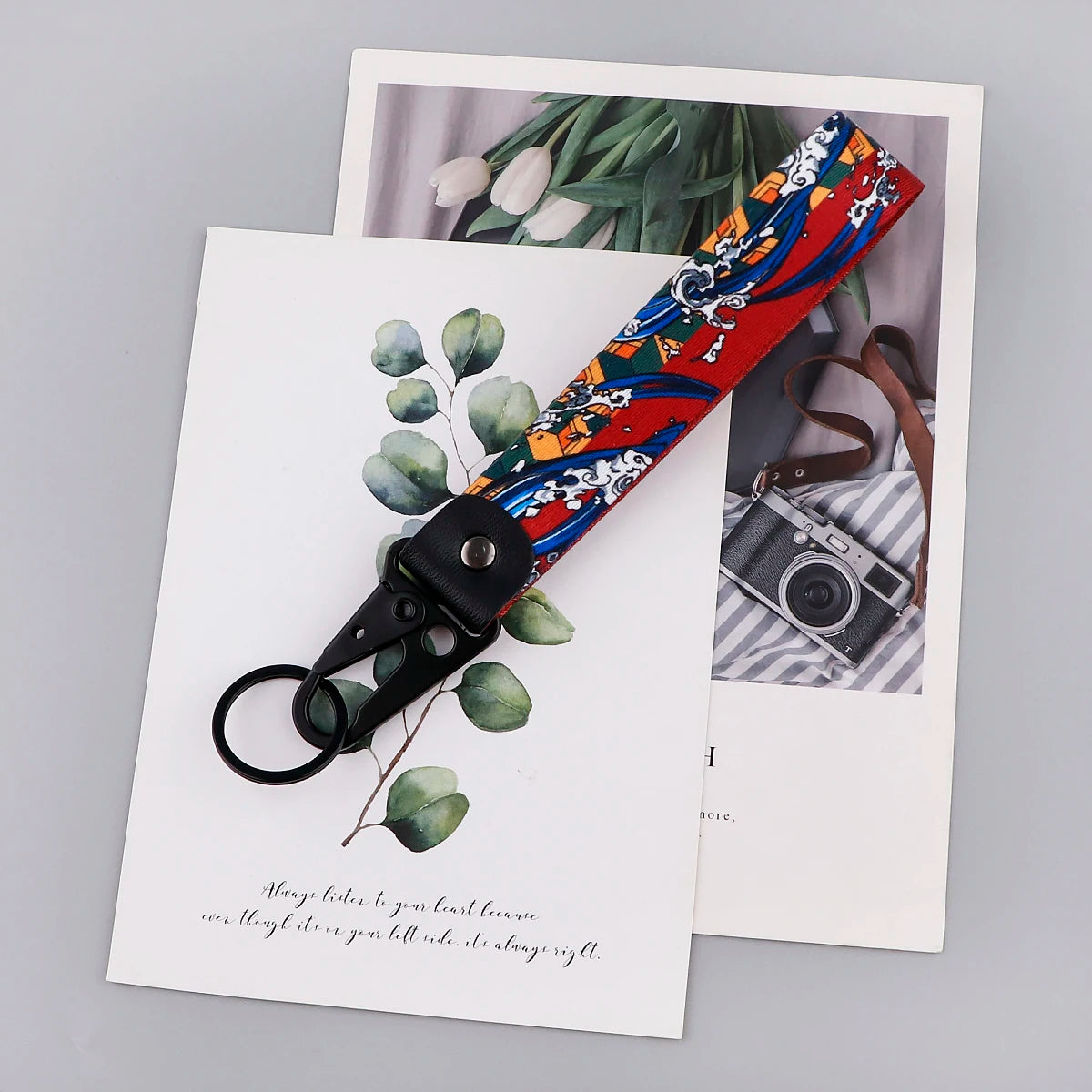 Anime Eagle Beak Keychain – Cool Short Lanyard for Phone, Badge Holder & USB Pendant