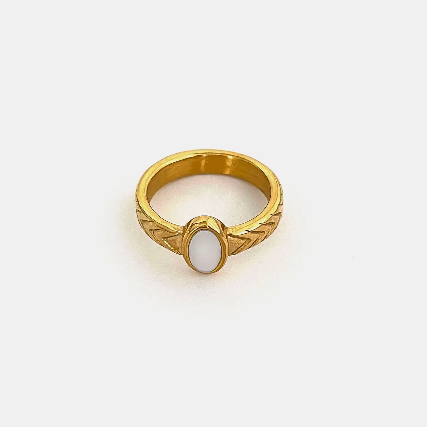 Peri'sbox Elegant Gold Plated Oval Heart Ring – White Mother of Pearl Women’s Waterproof Party Jewelry Gift