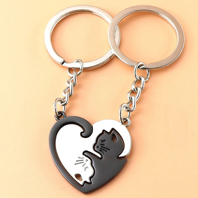 Cute Hug Cat Keychain - Heart Patchwork Round Keyring for Couples, Bags, Cars and Gifts