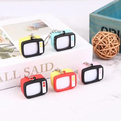Retro TV Keychain – Miniature LED Television Pendant Toy for Kids & Home Decor