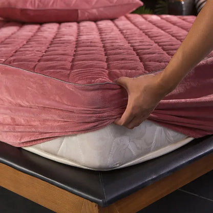 Crystal Velvet Quilted Mattress Cover - Thick Warm Plush Fitted Bed Sheet for Queen & King Size Beds, Pillowcase Not Included