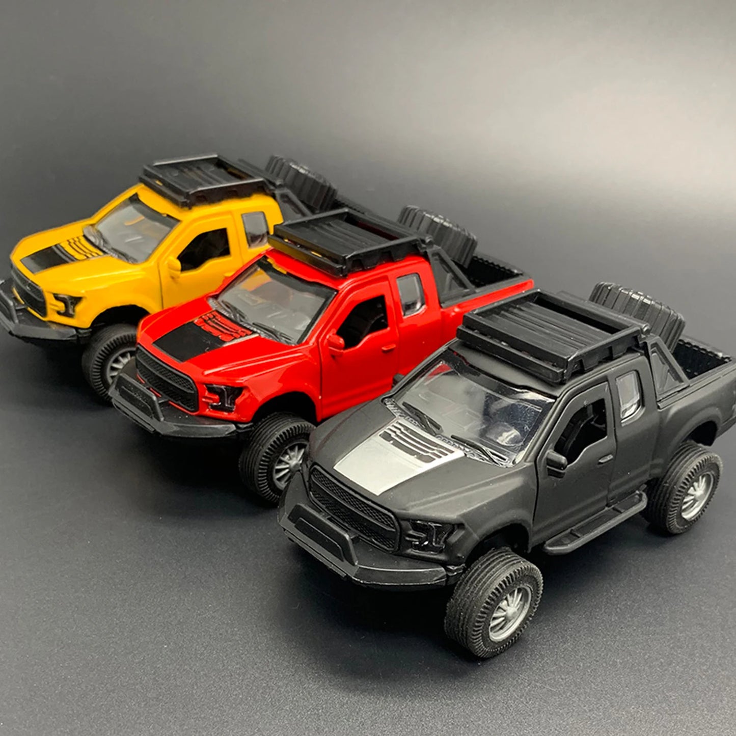 1:36 F-150 Alloy Car Model – Spring-Back Action Toy for Kids | Realistic Replica Vehicle