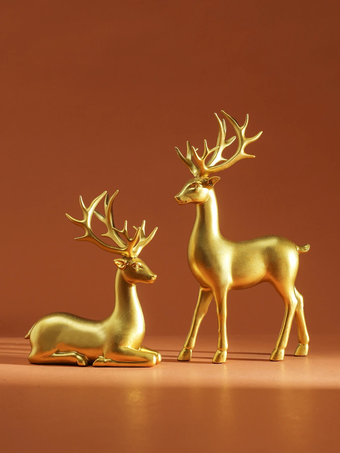2-Piece Reindeer Christmas Table Decor – Small Rustic Indoor Xmas Holiday Statues for Home