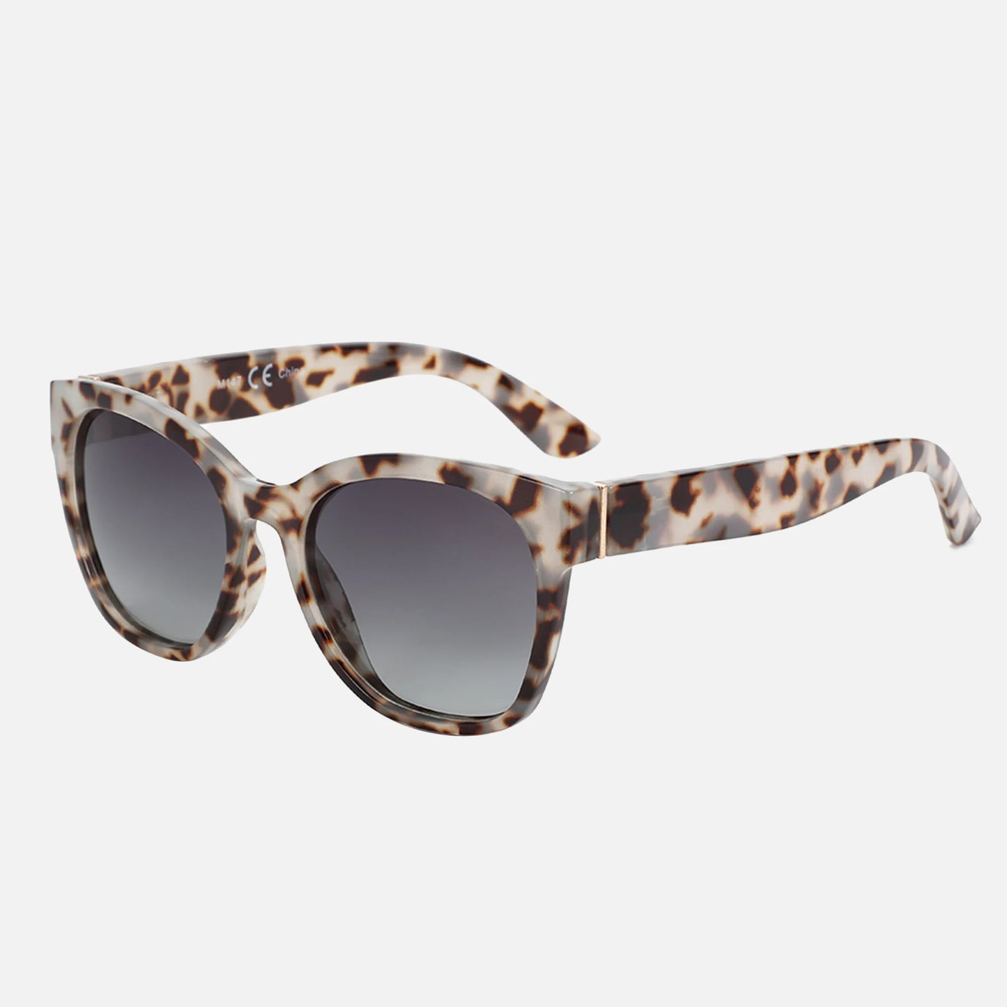ZENOTTIC Women’s Cat Eye Polarized Sunglasses – Oversized Retro UV400 Designer Shades