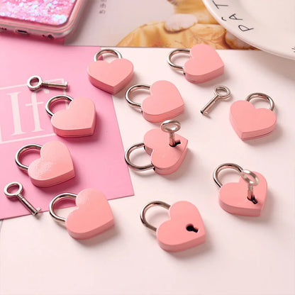 30x39mm Antique Heart-Shaped Padlock – Vintage Pink Romantic Key Lock for Diaries, Weddings, and Jewelry