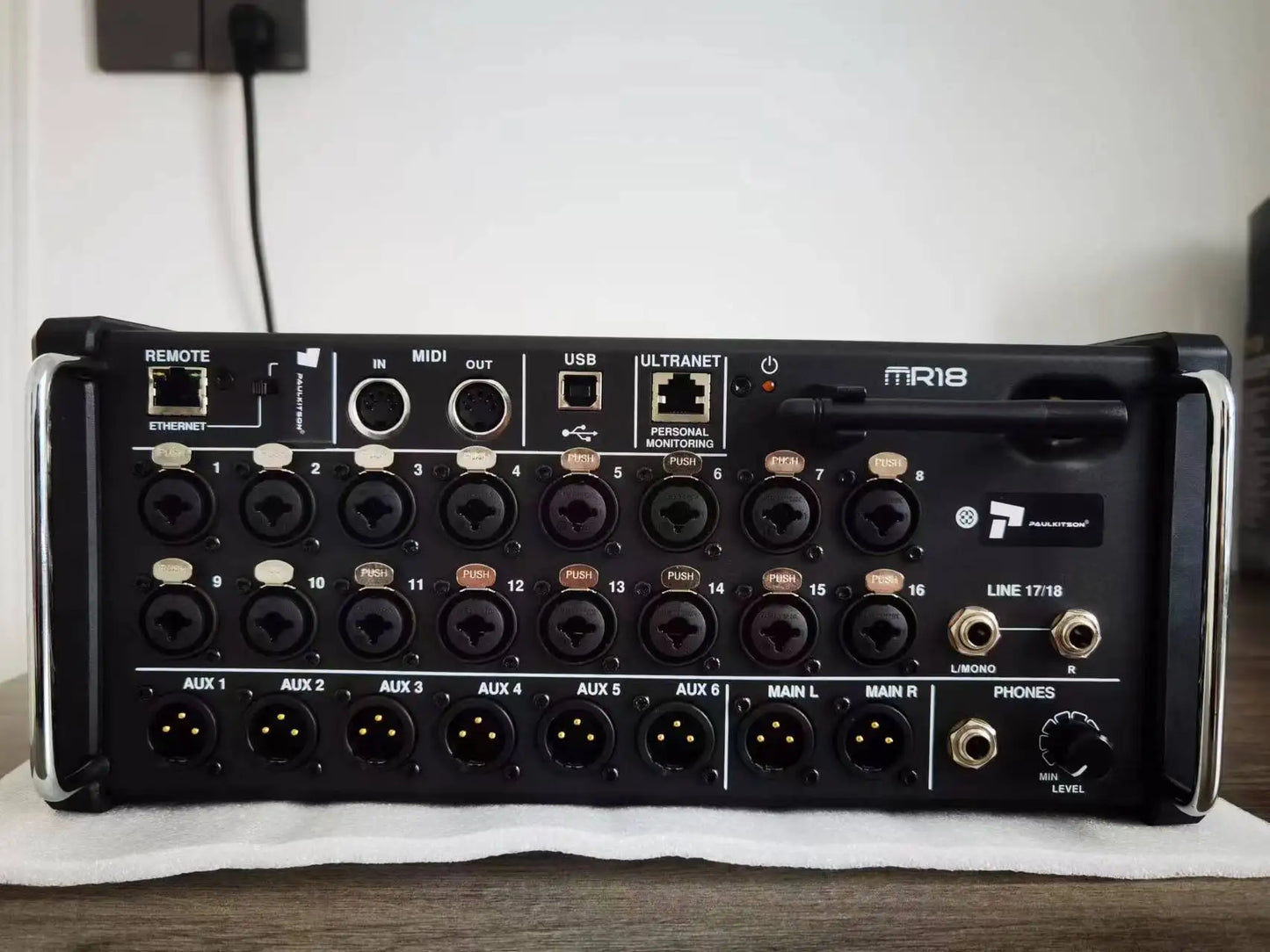 MR18 Professional Digital Audio Mixer – Multi-Track DJ Studio Mixing Console & Recording Sound Table