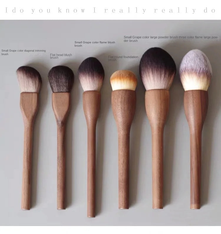 New European Vintage Wood Handle Makeup Brush – High-Quality Walnut Soft Powder, Blush & Foundation Contour Brush