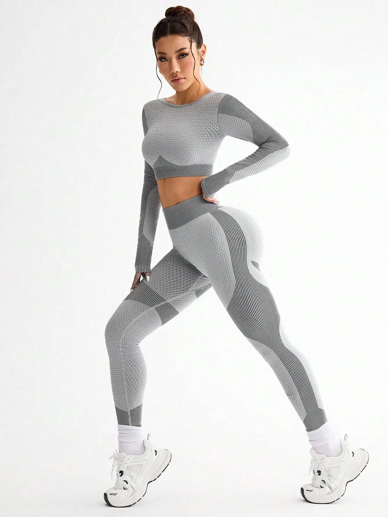 2PCS Women’s Seamless Yoga & Fitness Set – Breathable Tight Running Sports Outfit