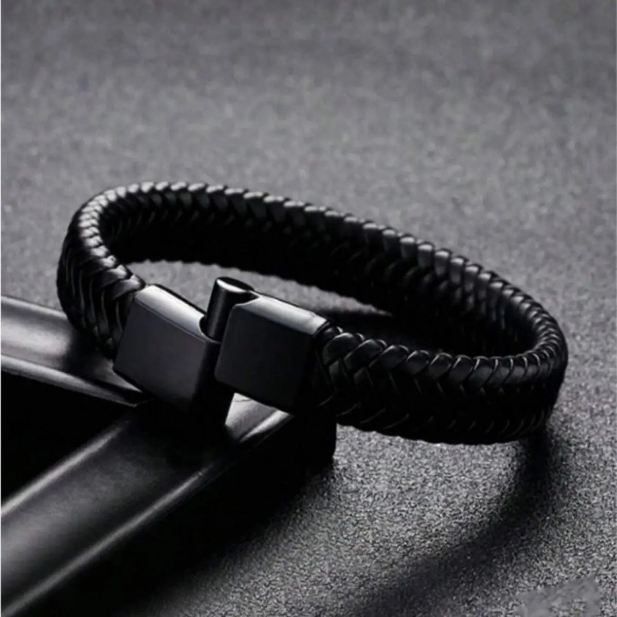 Retro Men’s Leather Open Bangle - Woven Adjustable Bracelet for Outdoor Sports & Casual Style Gift
