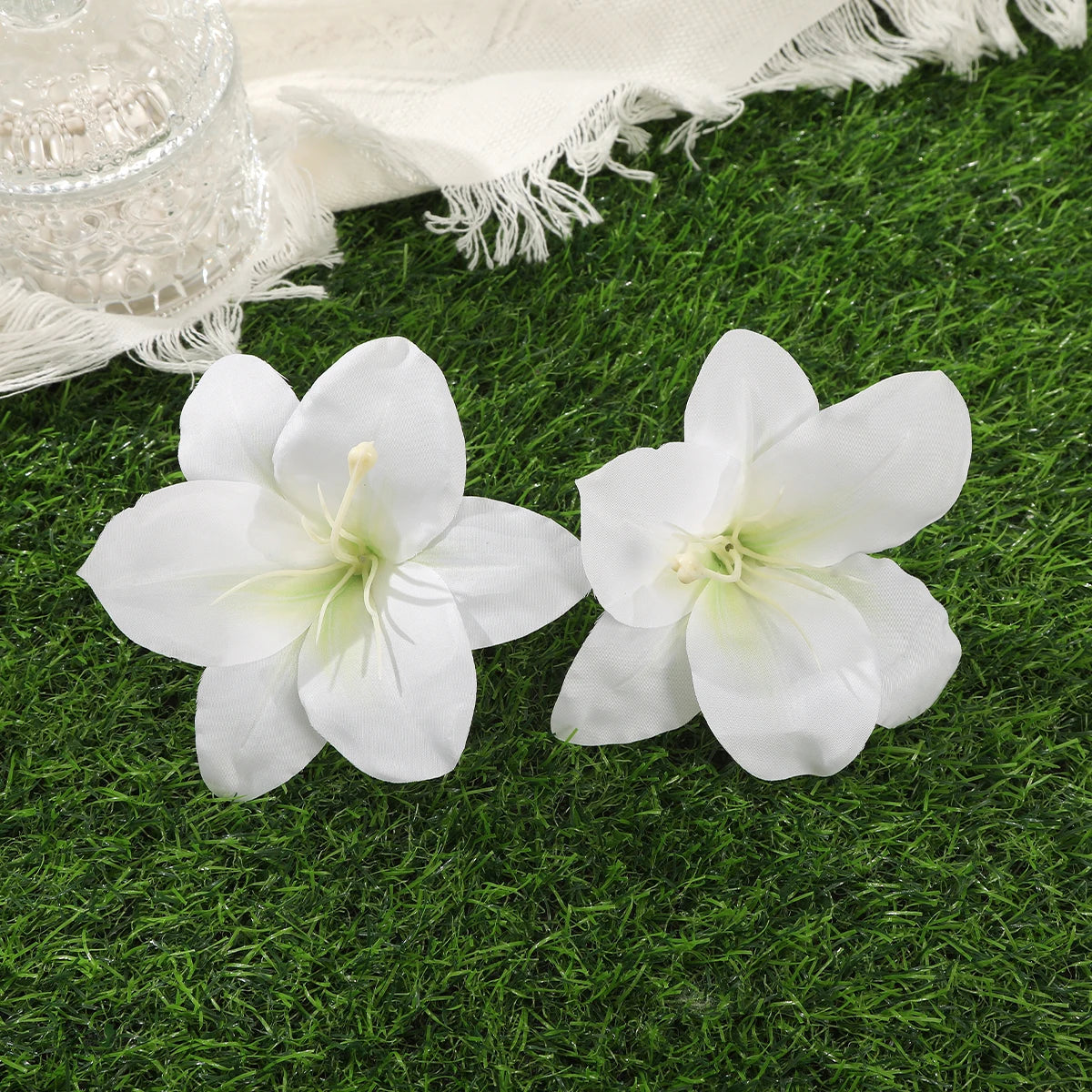 Simulated Orchid Flower Hairpins – White & Pink Hair Clips for Women, Summer Travel Seaside Fashion Headwear