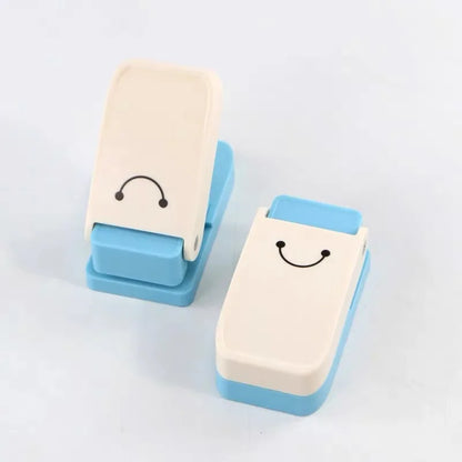 Random Color Creative Keychain Hole Punch – DIY Scrapbook Embossing & Craft Tool