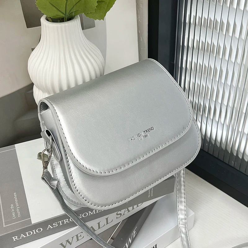 Women's Crossbody Bag – Solid Color Fashionable Retro Flipped Design, Casual and Simple Style