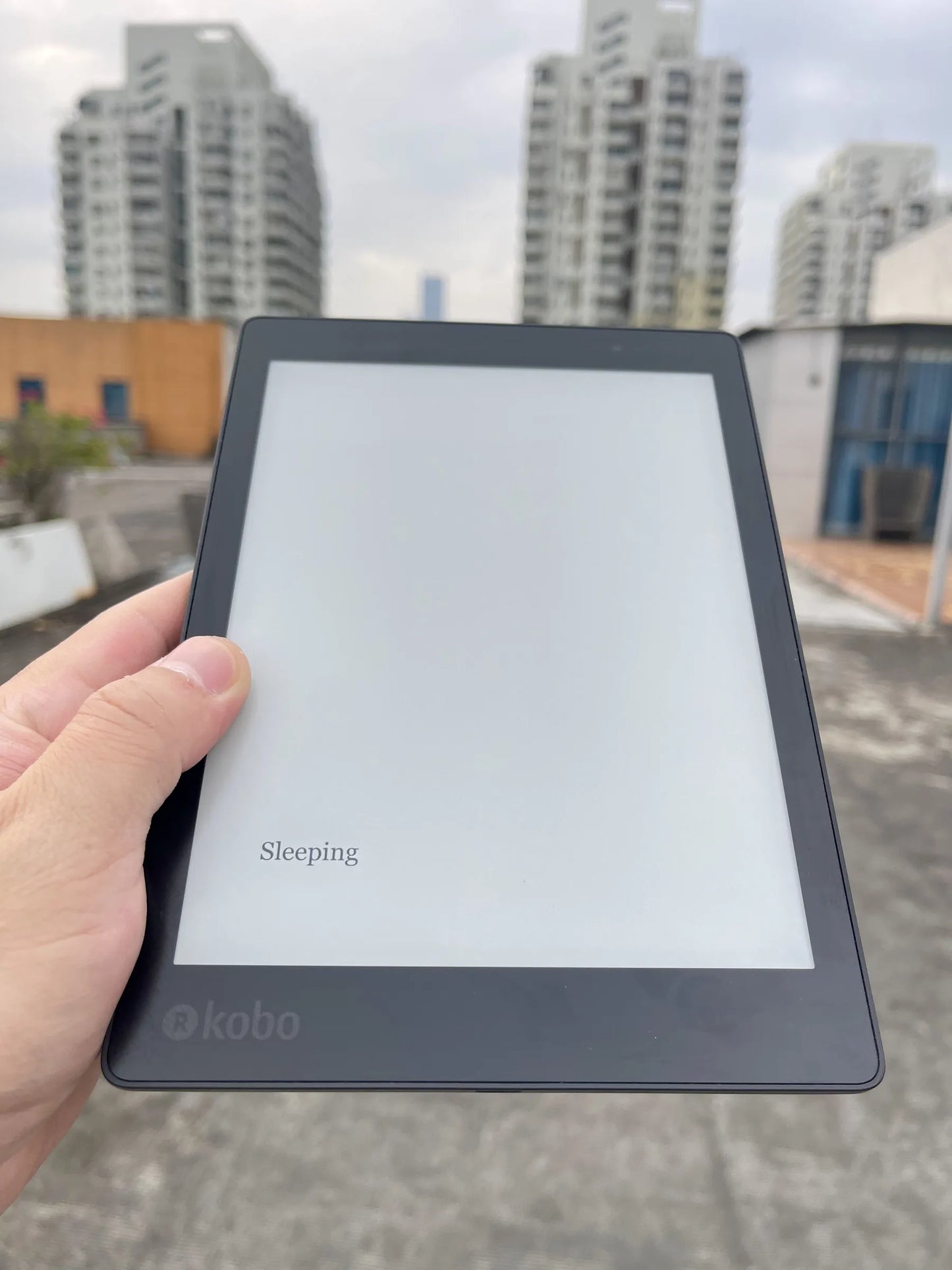KOBO Aura One 7.8" E-Reader | 300PPI HD Carta E-Ink, IPX8 Waterproof, 8GB WIFI, Two-Color Light