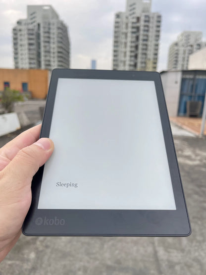 KOBO Aura One 7.8" E-Reader | 300PPI HD Carta E-Ink, IPX8 Waterproof, 8GB WIFI, Two-Color Light