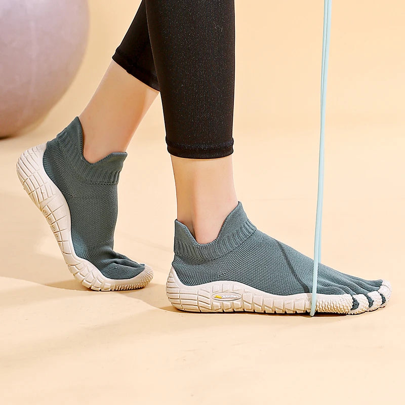 GallonShark Five Finger Shoes — Split Toe Soft-Soled Fitness Shoes for Men & Women, Pilates Yoga Sandals