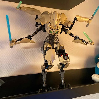 183pcs KSZ714 Star Anime Robot Action Figure – Grievous with Lightsaber Building Blocks Toy