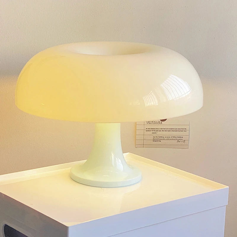 LED Mushroom Table Lamp – Modern Minimalist USB Desk Lamp with 3-Color Dimming for Bedroom & Hotel Lighting