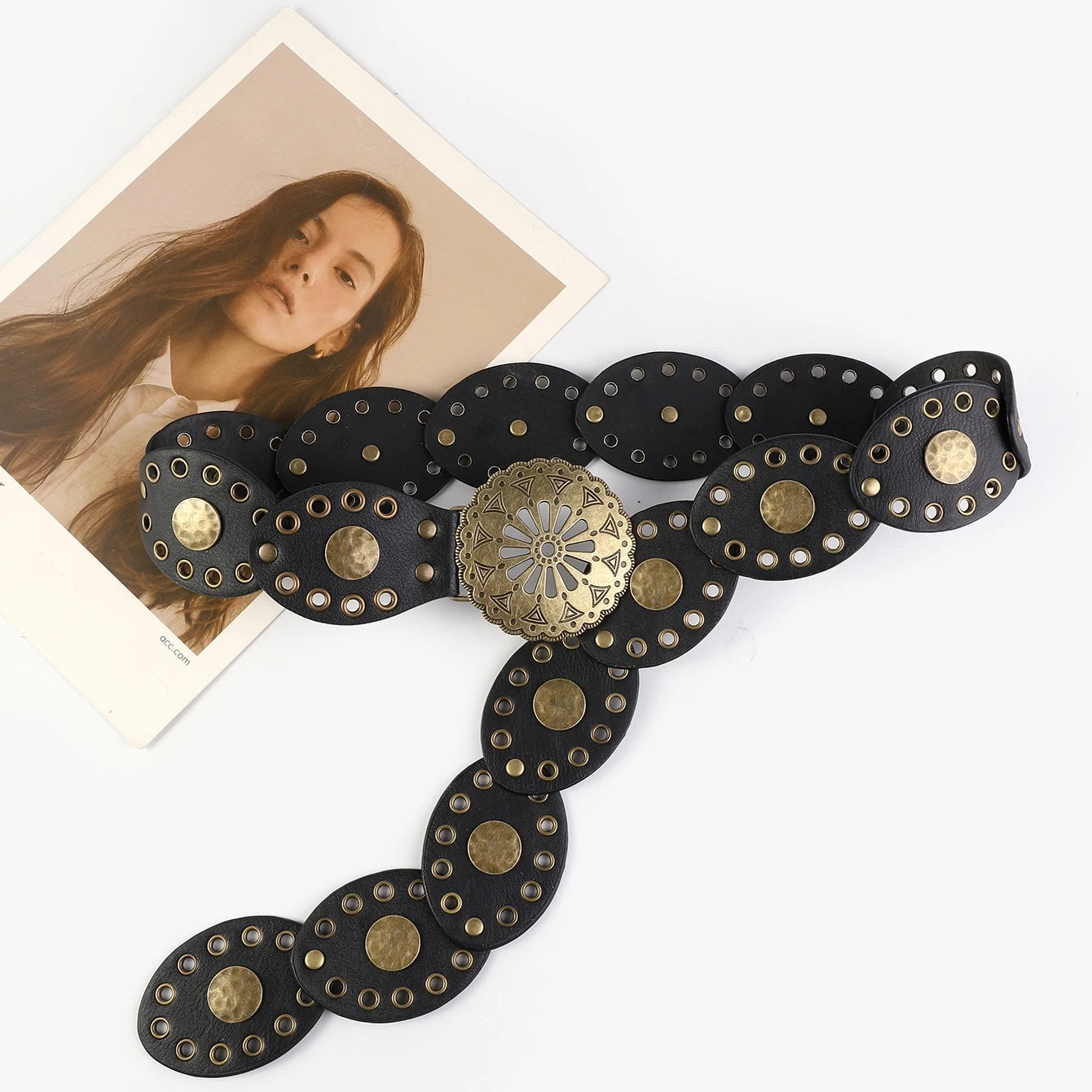 New Retro Western Cowboy Belt – Personality Round Hollow Metal Wide Belt for Women