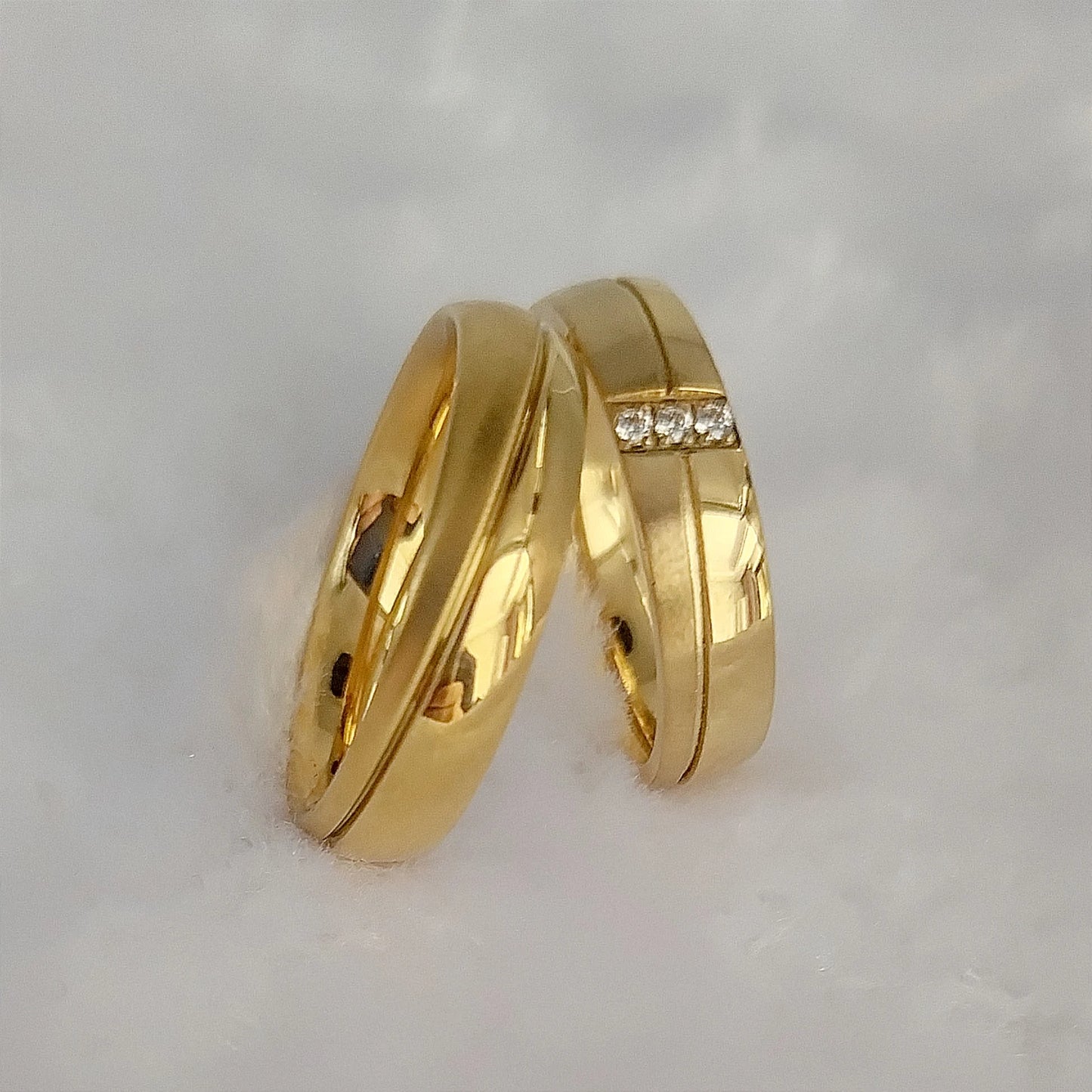 Hammered Couple Wedding Rings - 14K Gold-Plated Titanium Rings for Men & Women
