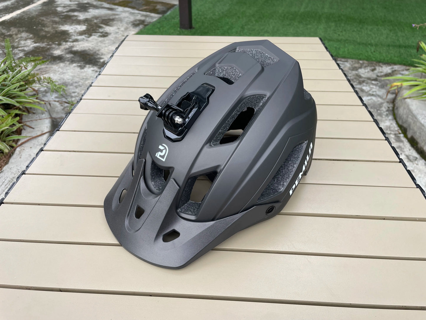 Ultralight Cycling Helmet – Road & MTB Safety Cap for Men & Women, Integrally-Molded Racing Bike Equipment