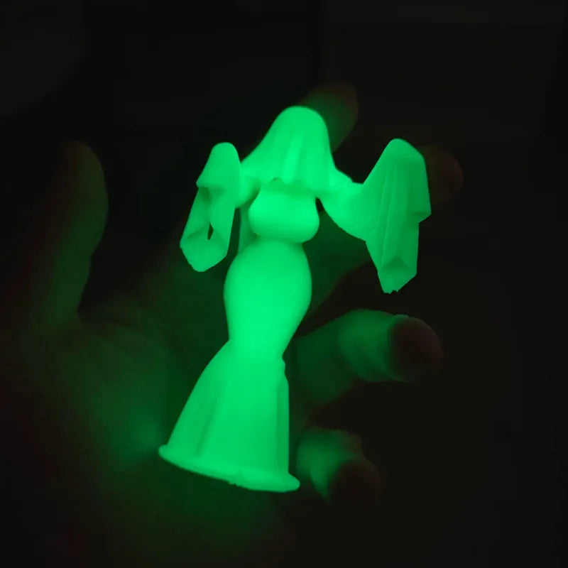Halloween Ghost Lady Figurine — Veiled Gothic Desktop Ornament for Home Decor & Party Supplies