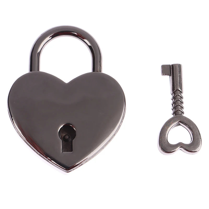 Vintage Heart-Shaped Metal Mini Padlock – Key Lock for Bags, Suitcases, and Luggage Boxes with Key
