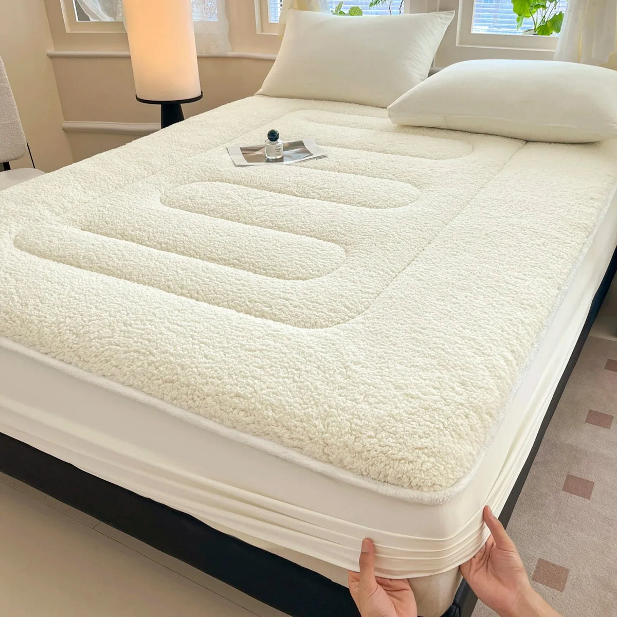 Plush Fleece Fitted Sheet - Warm Imitation Lambswool Bedding for Winter