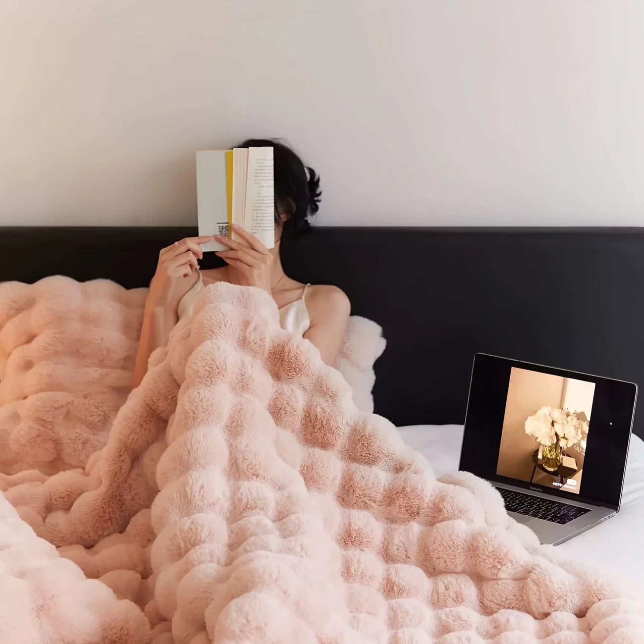 Cozy Faux Rabbit Fleece Throw Blanket – Soft Warm Plush 1pc Bed Sofa Blanket for Bedroom, Living Room & Dormitory Use