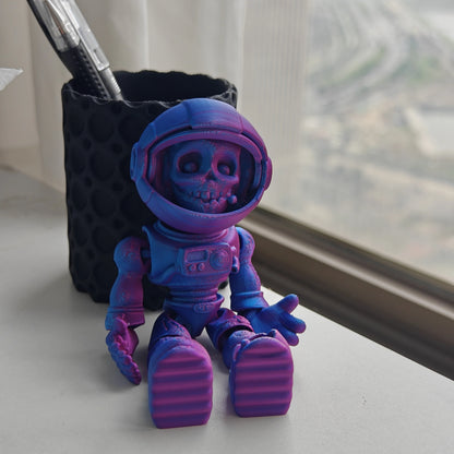 Articulated Skeleton Astronaut Figurine — 3D Printed Movable Space-Themed Collectible with Sliding Helmet for Home Display
