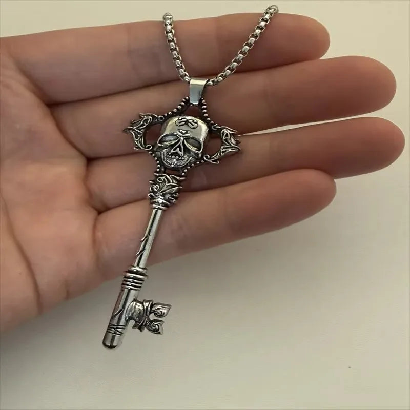 European & American Retro Gothic Cross Necklace – Unisex Hip-Hop Fashion Pendant for Men & Women, Street Style Trendsetter Jewelry Accessory