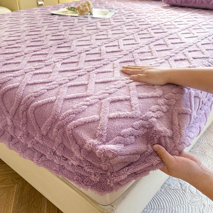 Winter Warm Coral Fleece Fitted Bed Sheet – Thick Fluffy Mattress Cover with Elastic Band for Single, Queen & King Beds