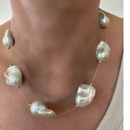 Luxury Pearl Necklace for Women - Adjustable Square Chunky Resin Statement Jewelry