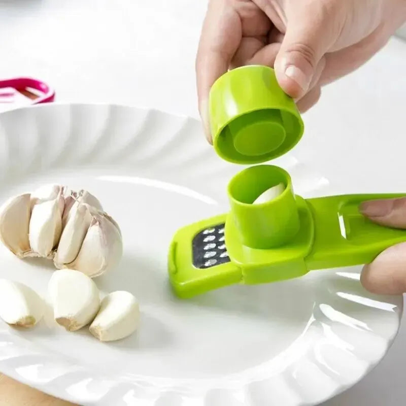 Mini Garlic Grinder - Creative Manual Garlic Press, Green Kitchen Gadget for Easy Garlic Mashing