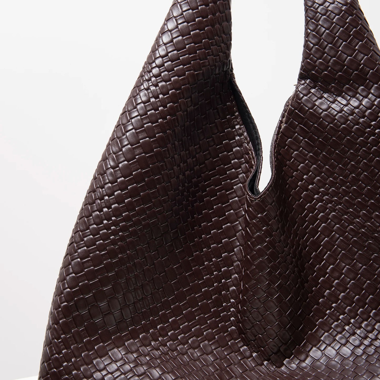 Women's Retro Artificial Leather Woven Shoulder Bag – Large Capacity Tote, Casual Armpit Bag, Daily Work & Shopping Bag (Random Pattern)