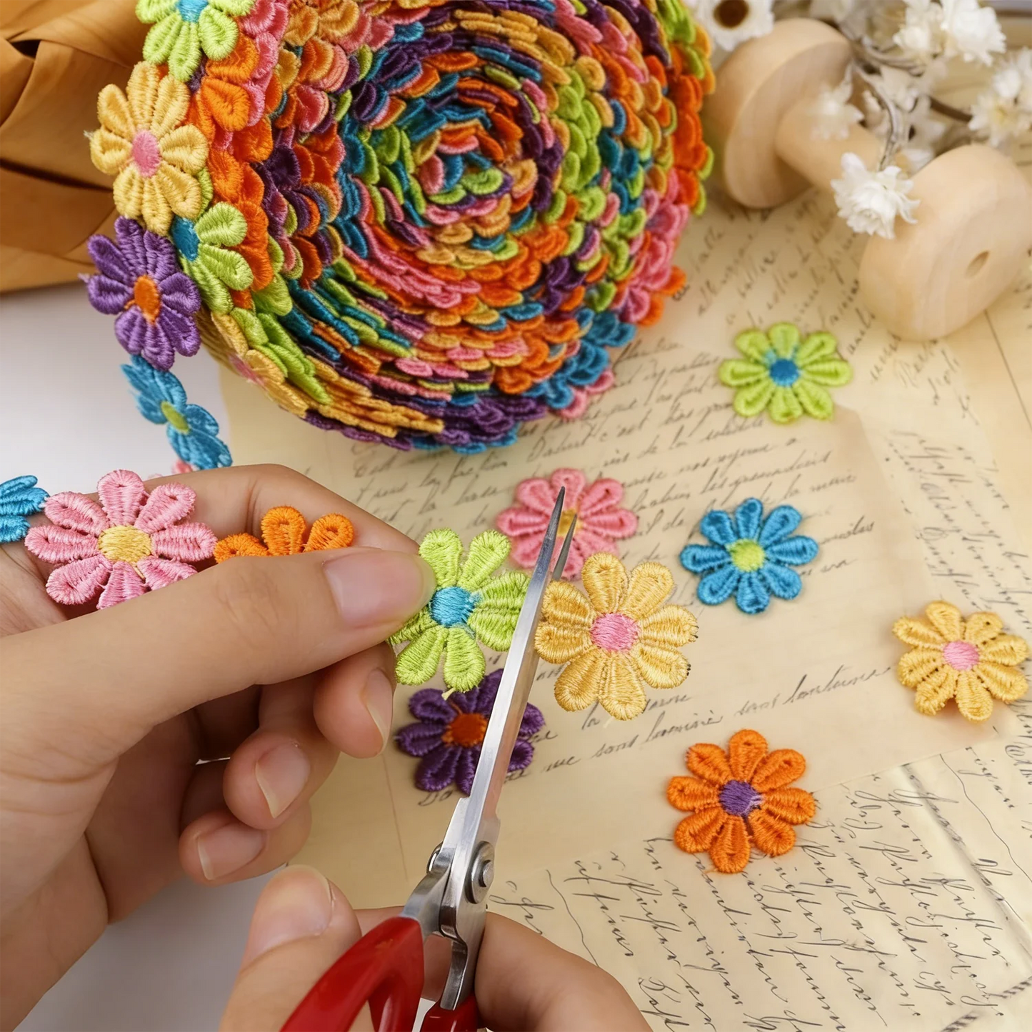 Daisy Flower Lace Trim Ribbon – 2.5CM Wide, 1.5 Yards Embroidered DIY Patchwork Sewing & Craft Supplies, Colorful