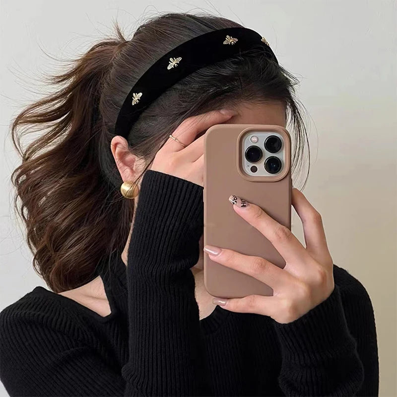 Retro Bee Wide Hair Hoop – French Fashion Headband for Women & Girls, Versatile Hair Accessory