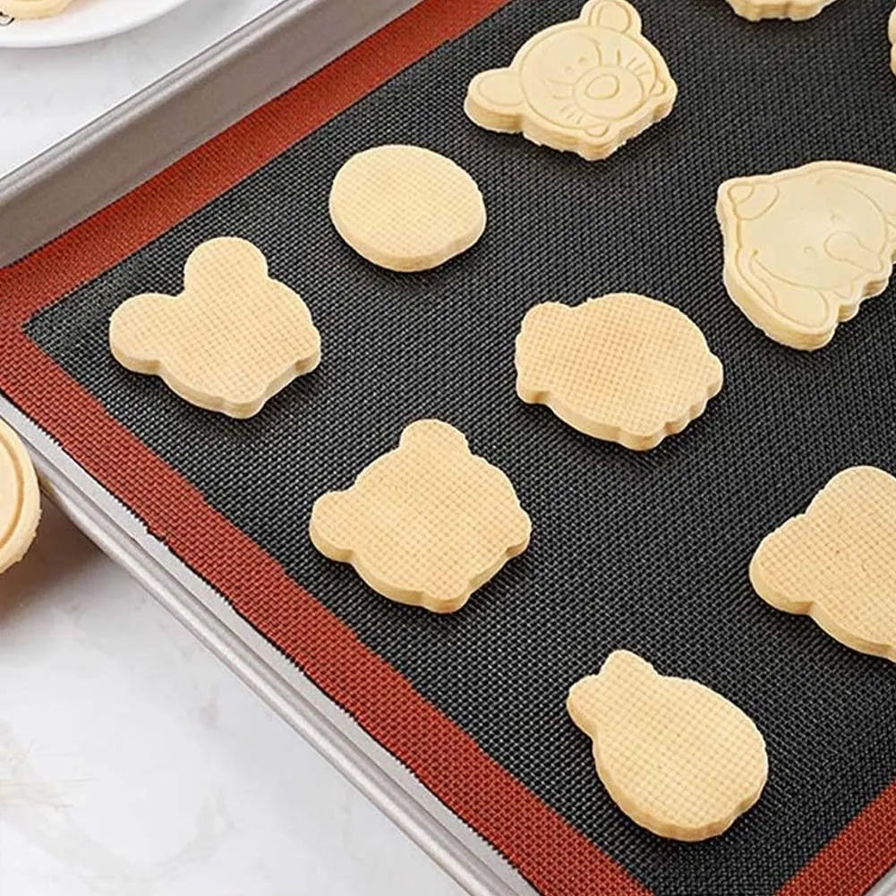 30x40cm Silicone Baking Mat – Reusable Non-Stick Heat-Resistant Sheet for Oven, Grill & Microwave