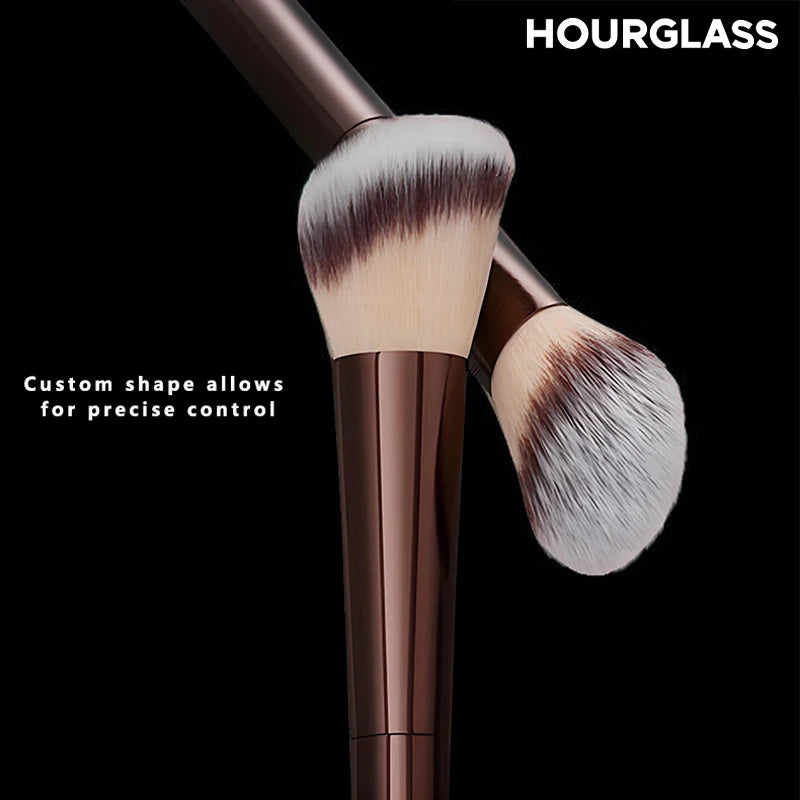 HOURGLASS No. 15 Liquid Blush & Angled Contour Brush – Professional Loose Powder Beauty Tool