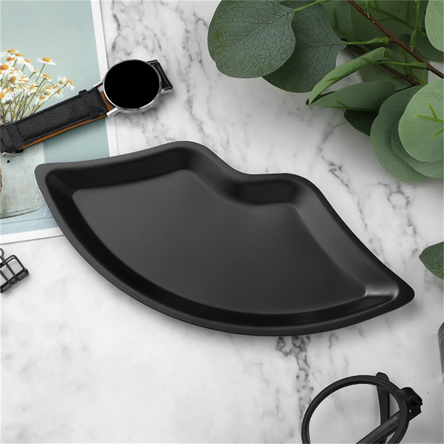 Korean Style Stainless Steel Lip-Shaped Jewelry Tray - Chic Home Cosmetics and Jewelry Storage Decor