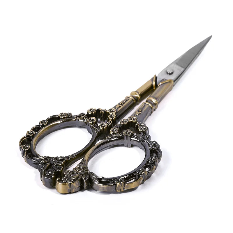 Retro Nail Art Scissors – Stainless Steel Cuticle Precision Tool for Nail Salon, Pedicure & Beauty Grooming Kit