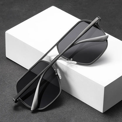 Luxury Metal Photochromic Sunglasses – Fashion Polarized UV400 Chameleon Anti-Glare Driving Glasses for Men & Women